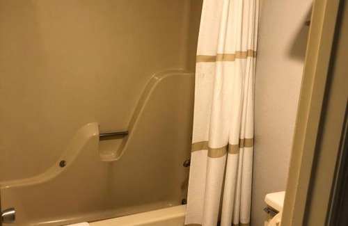 Athens Hotel | Econo Lodge - Athens