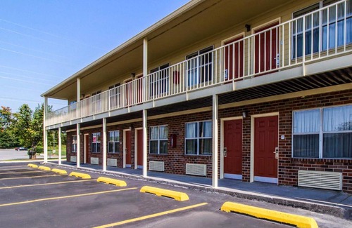 Athens Hotel | Econo Lodge - Athens