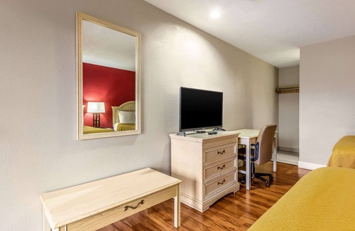 Berea Hotel | Econo Lodge Berea