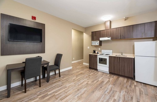 Prince George Hotel | Econo Lodge