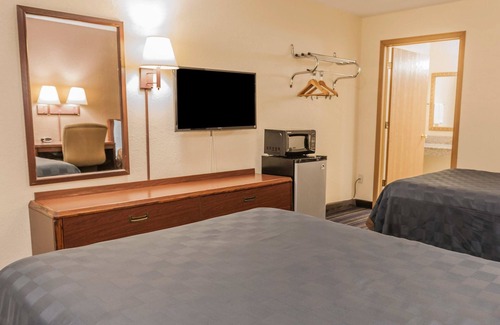 Cloverdale Hotel | Econo Lodge Cloverdale