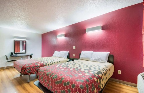 Del City Hotel | Econo Lodge Del City