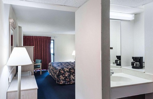 Rehoboth Beach Hotel | Econo Lodge Inn & Suites - Rehoboth Beach