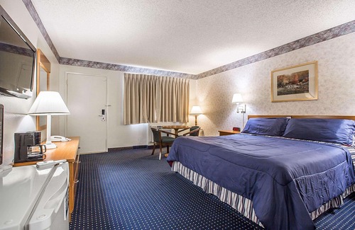 Ridgecrest Hotel | Econo Lodge Inn & Suites near China Lake Naval Station