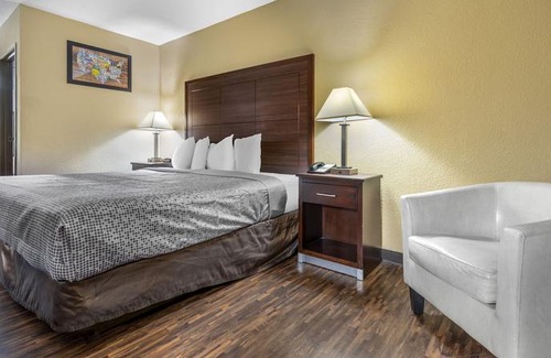 La Crosse Hotel | Econo Lodge La Crosse