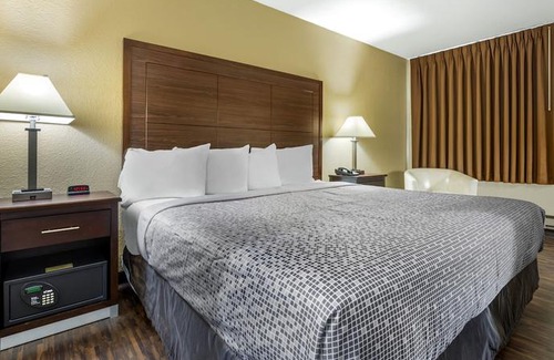 La Crosse Hotel | Econo Lodge La Crosse