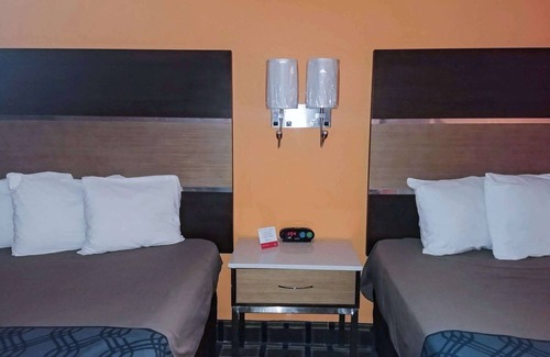 Milldale Hotel | Econo Lodge Milldale - Southington