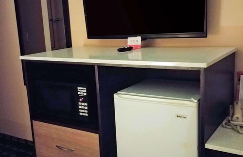 Milldale Hotel | Econo Lodge Milldale - Southington