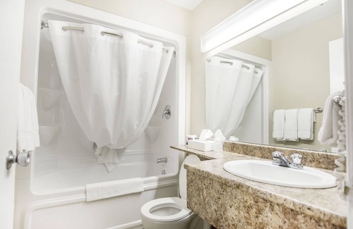 Miramichi Hotel | Econo Lodge Miramichi