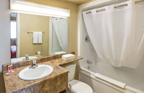 Miramichi Hotel | Econo Lodge Miramichi