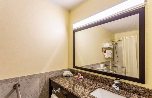 Morgantown Hotel | Econo Lodge Morgantown