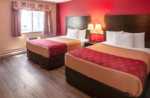 Menominee Cabin | Econo Lodge On the Bay