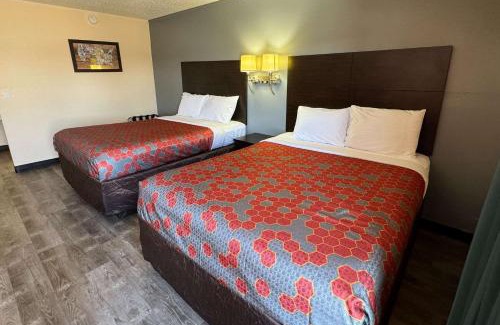 Waite Park Cabin | Econo Lodge