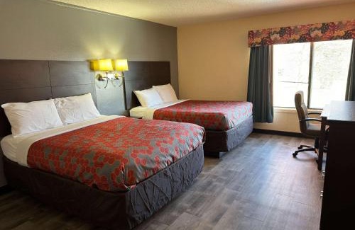 Waite Park Cabin | Econo Lodge