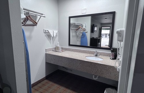 Ashdown Hotel | Economy inn