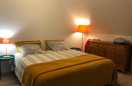 Sainte-Suzanne-and-Chammes House | Ecrin de Verdure