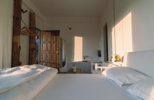 Kaul House | Ecstacy bathtub rooms and cafe - Homestay in mukteshwar