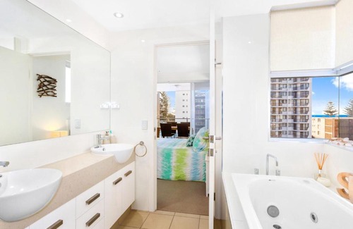 Coolangatta Apartment | Eden Apartments Unit 501 - Luxury 2 bedroom apartment close to the beach