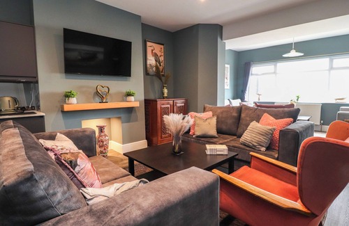 Slyne Cottage | EDEN BAY RETREAT, pet friendly, country holiday cottage in Morecambe