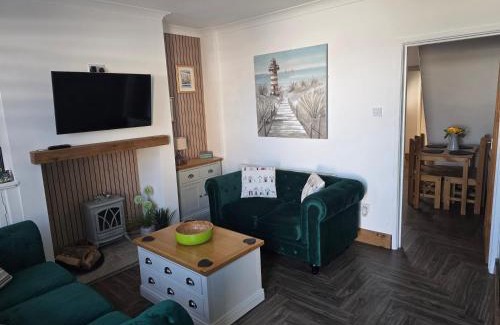 Slyne House | Eden Rose Cottage hot-tub jacuzzi morecambe-bay