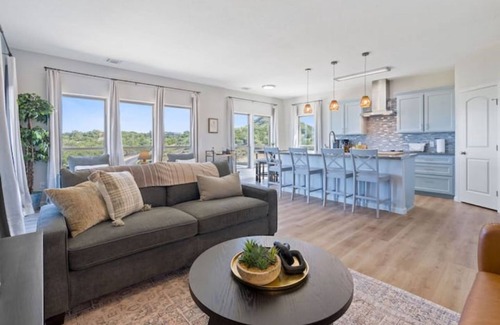 Canyon Lake House | Eden Vista - Lake views with private heated pool!