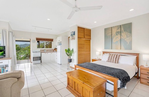 Edge Hill House | Edge Hill - spectacular views of the city and sea
