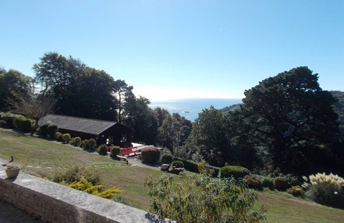 Dartmouth Apartment | Edgecombe Apartment-Luxury - 2 bed - River view