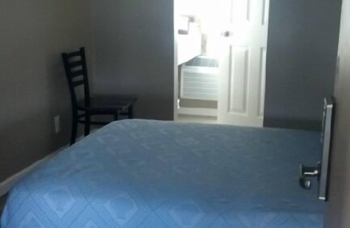 Au Gres Hotel | Edmond's Au Gres Inn