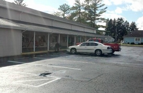 Au Gres Hotel | Edmond's Au Gres Inn