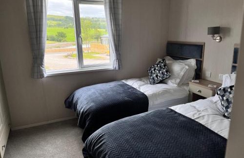 Fence Resort | Edmonton Lodge