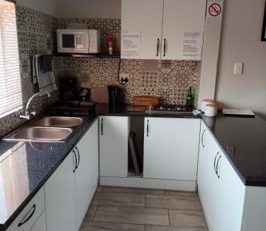 Hartbeespoort Apartment | Edwil's Place