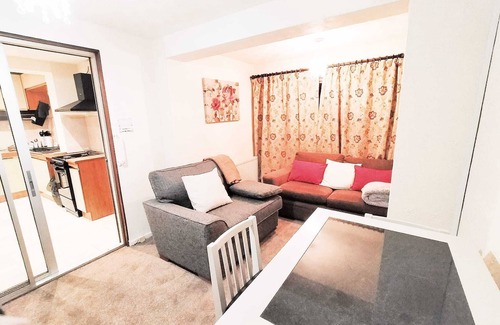 Dudley House | EEE Homes Dudley, A Retro Expression.