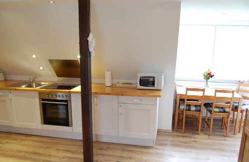 Tarnewitz Boat Rental | Eel house holiday accommodation 900m to the beach