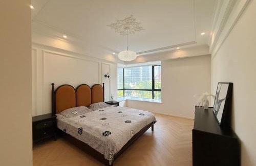 Huangpu Apartment | EHUB - Shanghai Garden High Quality Apartment near the Bund