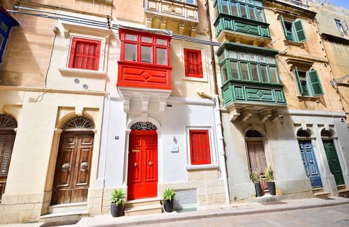 Birgu House | Eight Point Living 34B