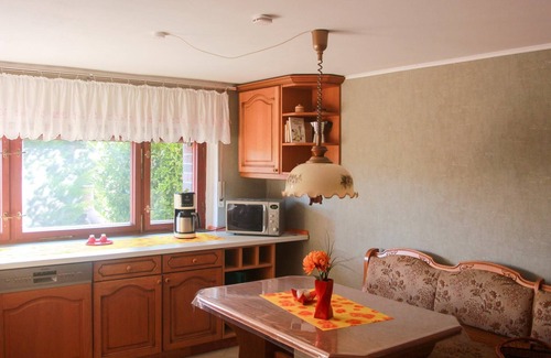 Stassfurt Apartment | Einladende Ferienwohnung im malerischen Staßfurt