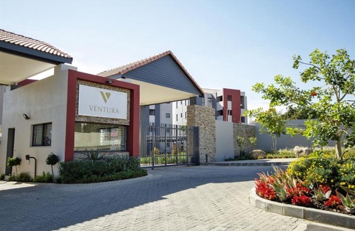 Greater Johannesburg Metropolitan Area Apartment | Eirini Elegant - Athena Apartment Fourways