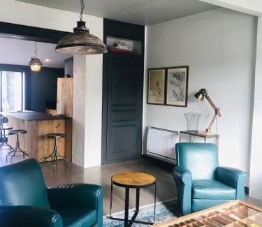 Le Chateau-d'Oleron Villa | Elégante maison familiale au cœur des remparts de la citadelle