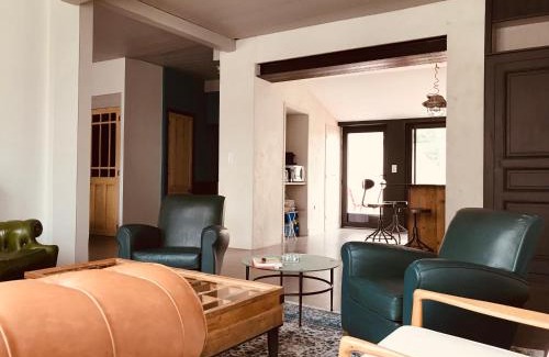 Le Chateau-d'Oleron Villa | Elégante maison familiale au cœur des remparts de la citadelle