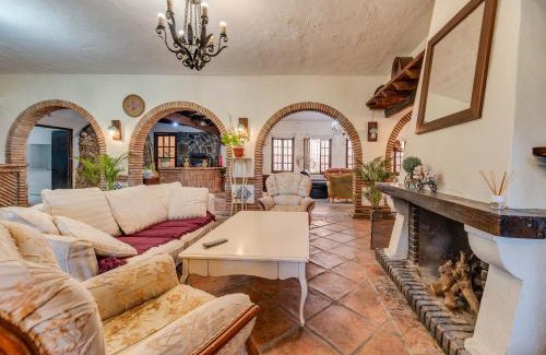 Guaro House | El Abuelo