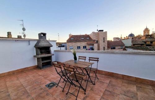 Barrio de Santo Domingo y San Martin Apartment | El Alce del Pilar ComoTuCasa