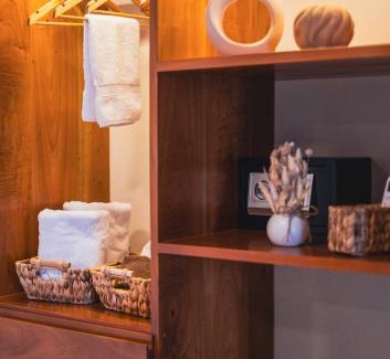 Bahia de la Academia Hotel | El Barranco Galapagos