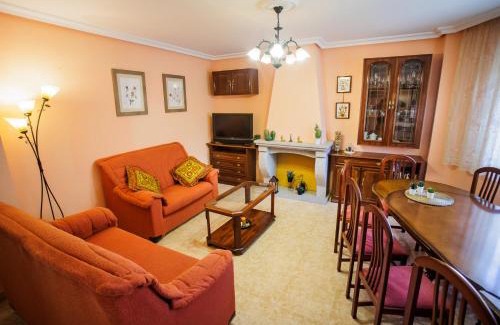 Ahigal de los Aceiteros House | EL HOGAR DEL HERRERO