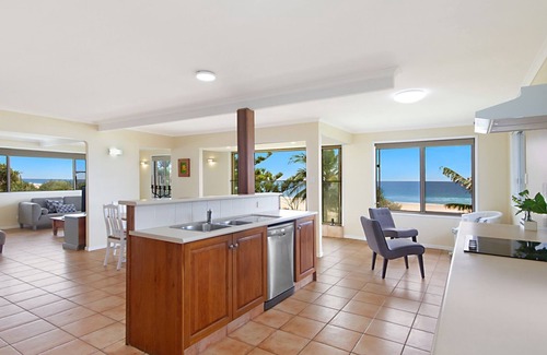 Tugun Apartment | El Mirador 8 - Absolute Beachfront Tugun
