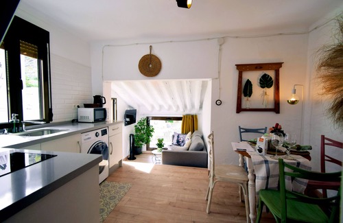 Zuheros Cottage | El Orgullo rural house, with terrace and impressive views of the Bailón Canyon.