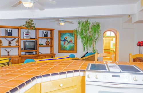 Las Conchas House | El Perico Bizco: Enjoy the oceanview in this spacious home steps from beach