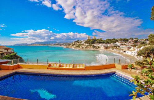 El Portet Villa | El Portet - beachfront holiday home with private pool in Moraira