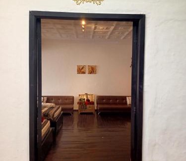 Cuenca Bed & Breakfast | El Renacimiento - Suite Cardinal