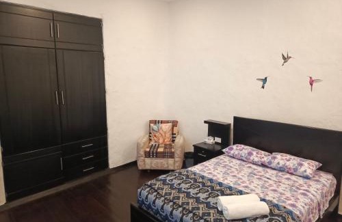 Cuenca Bed & Breakfast | El Renacimiento - Suite Colibrí
