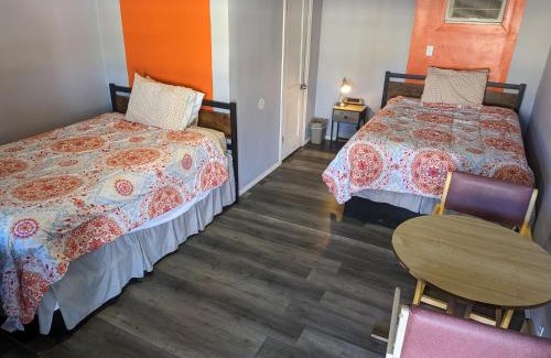 Globe Hotel | El Rey Motel